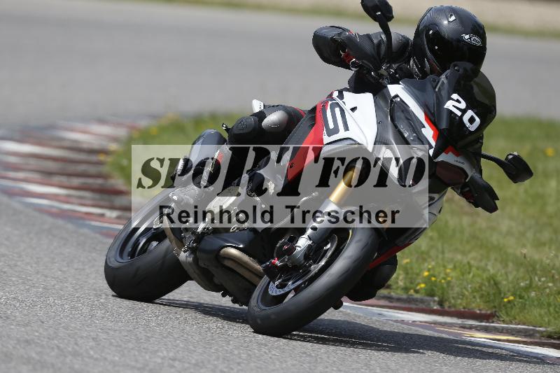 Archiv-2025/27 12.06.2025 Ducati Schweiz Trackday Warmup  ADR/gruen-vert/20